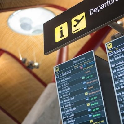 Tout savoir sur l’indemnisation des vols annulés et retardés : droits et démarches