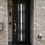 Bien choisir sa porte d’entrée : aluminium ou pvc, quelles différences concrètes ?